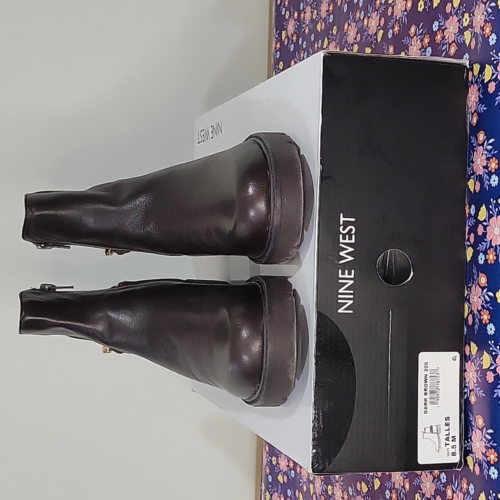 Nine West Brown Leather Ankle Boots with Gold Accent Chain Size 8.5 - Picture 4 of 5